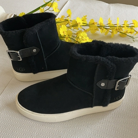 UGG Aika Boots - Picture 13 of 13